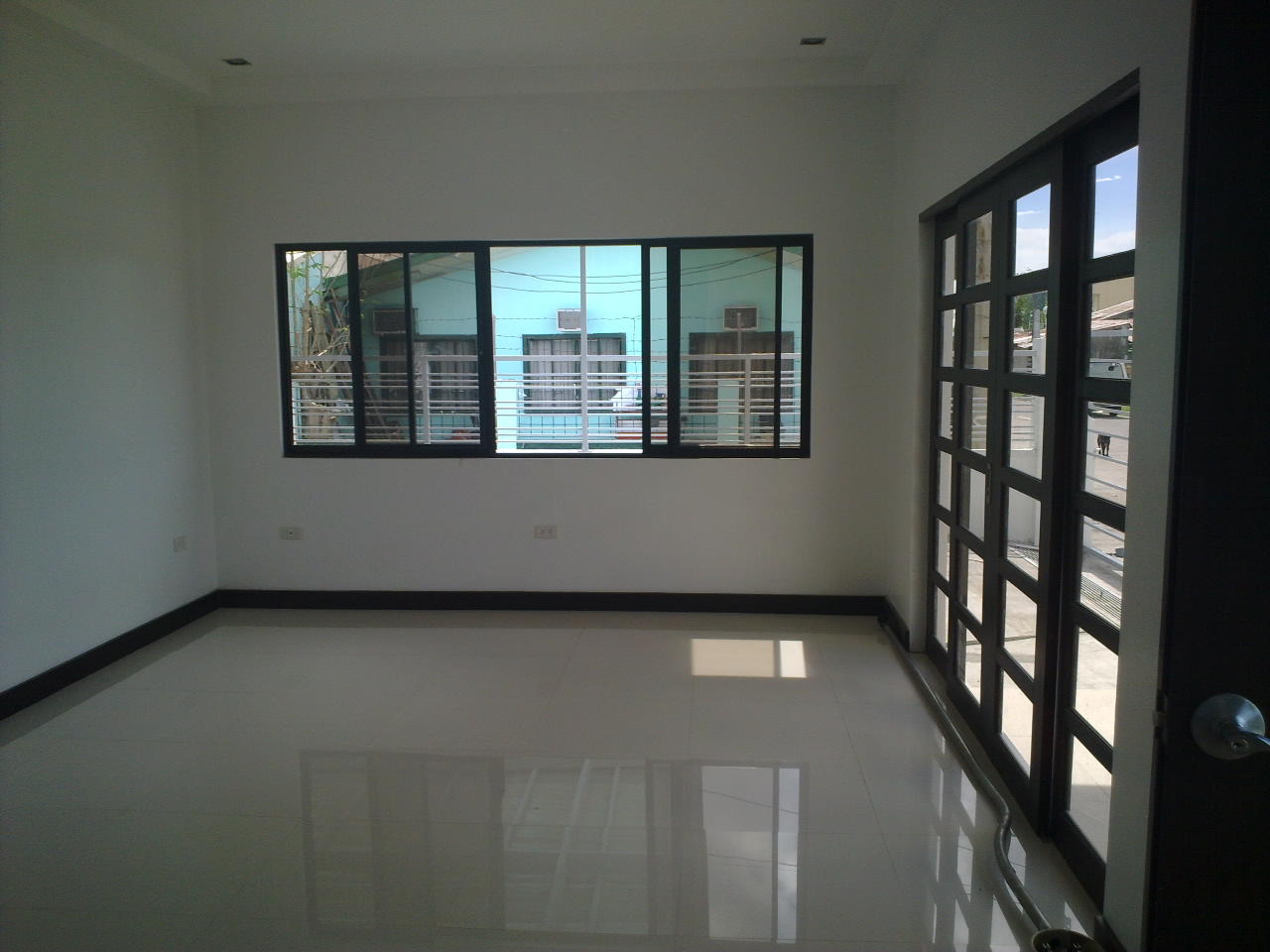 FOR SALE: Apartment / Condo / Townhouse Manila Metropolitan Area > Paranaque 4