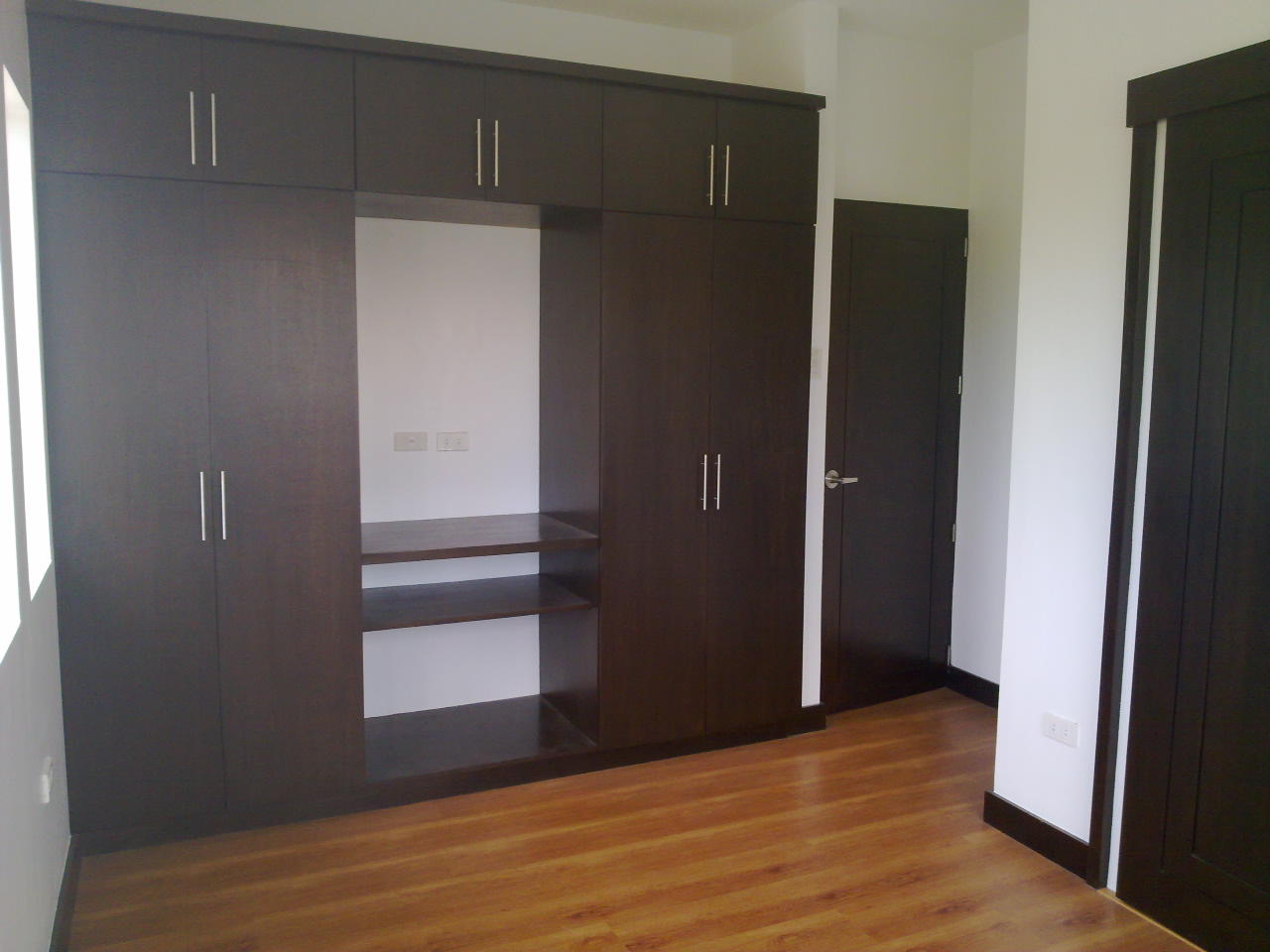 FOR SALE: Apartment / Condo / Townhouse Manila Metropolitan Area > Paranaque 7