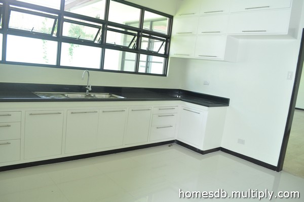 FOR SALE: House Manila Metropolitan Area > Paranaque 11