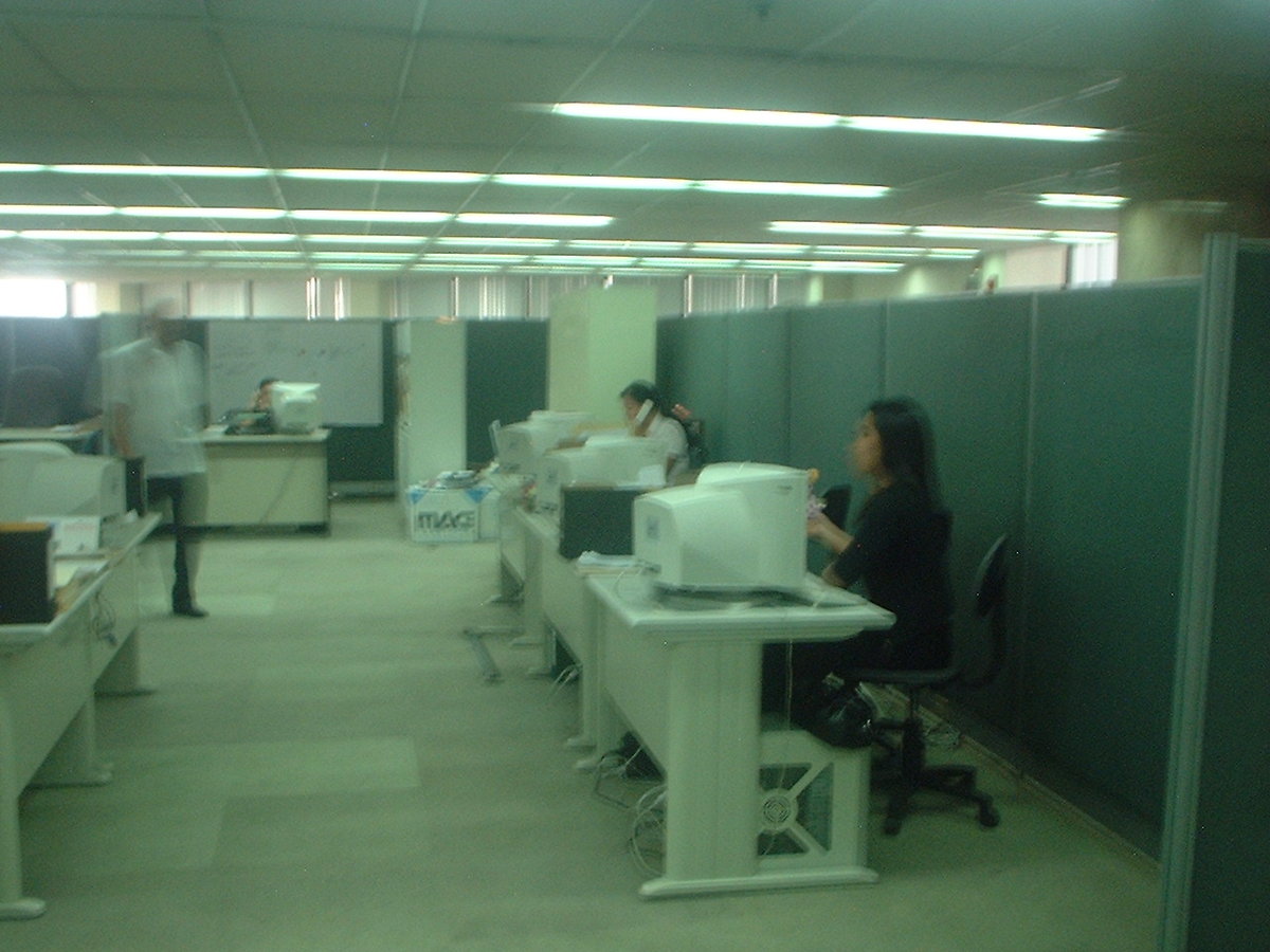 FOR RENT / LEASE: Office / Commercial / Industrial Manila Metropolitan Area > Makati 1