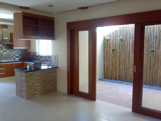 FOR SALE: Apartment / Condo / Townhouse Manila Metropolitan Area > Paranaque 10