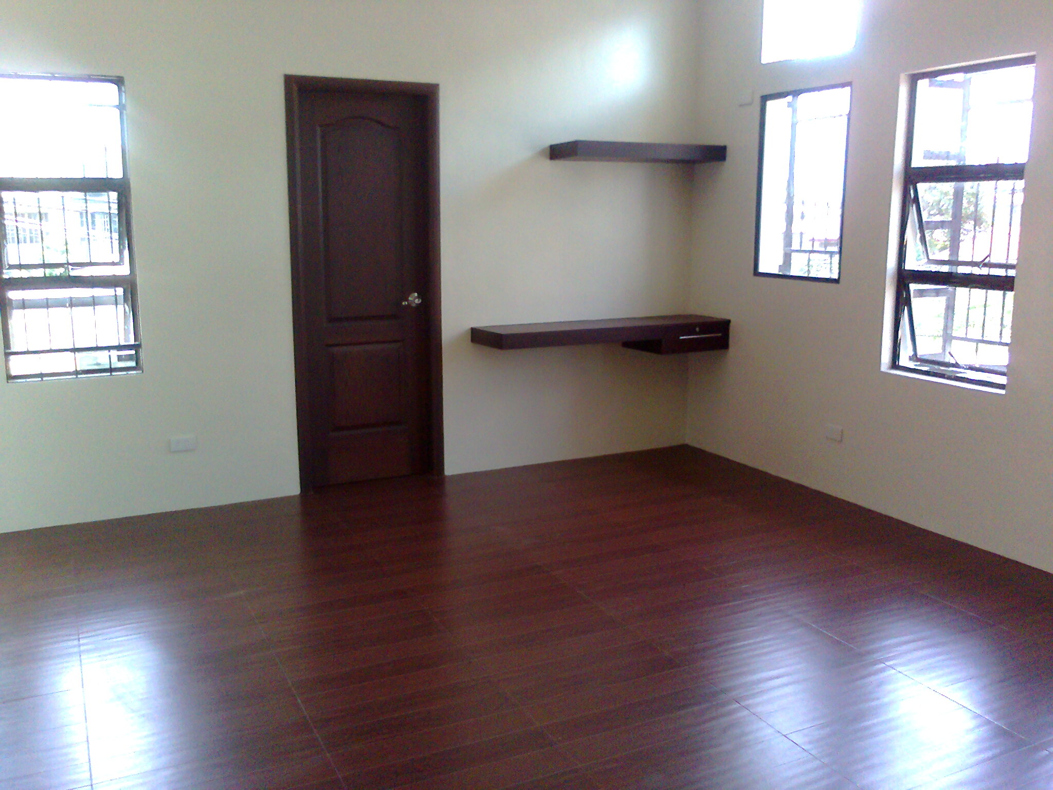 FOR SALE: Apartment / Condo / Townhouse Manila Metropolitan Area > Paranaque 7