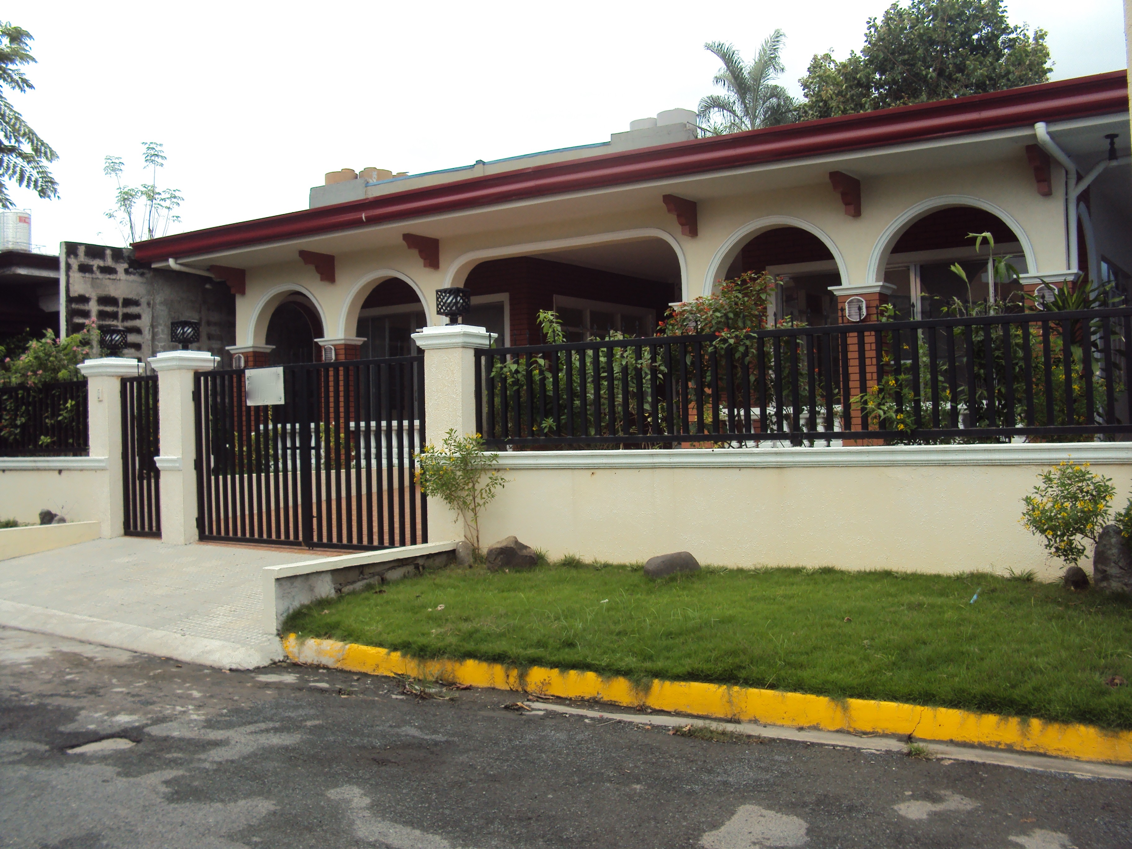 FOR SALE: House Manila Metropolitan Area > Paranaque