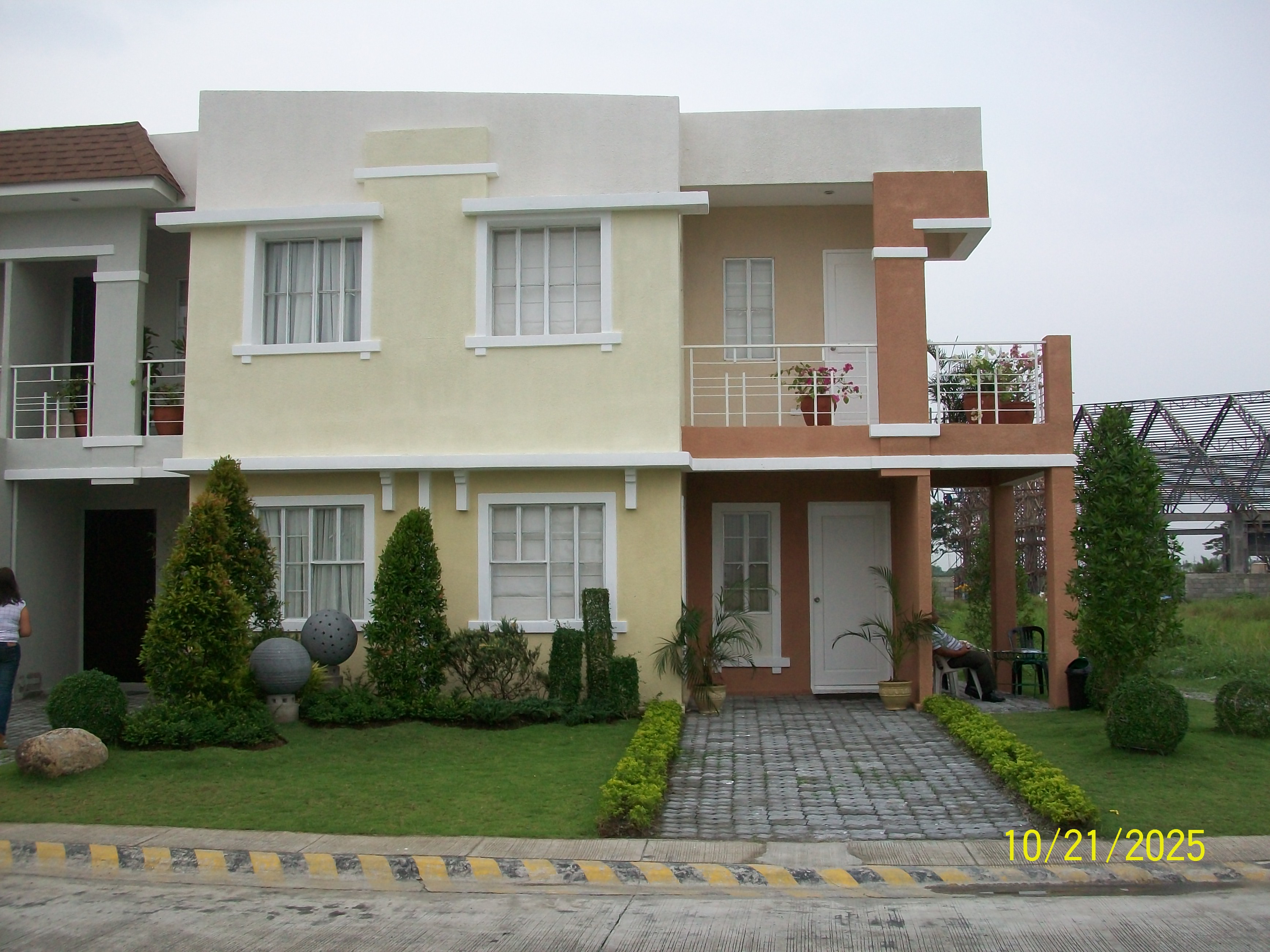 Diana Townhouse and lot in Cavite