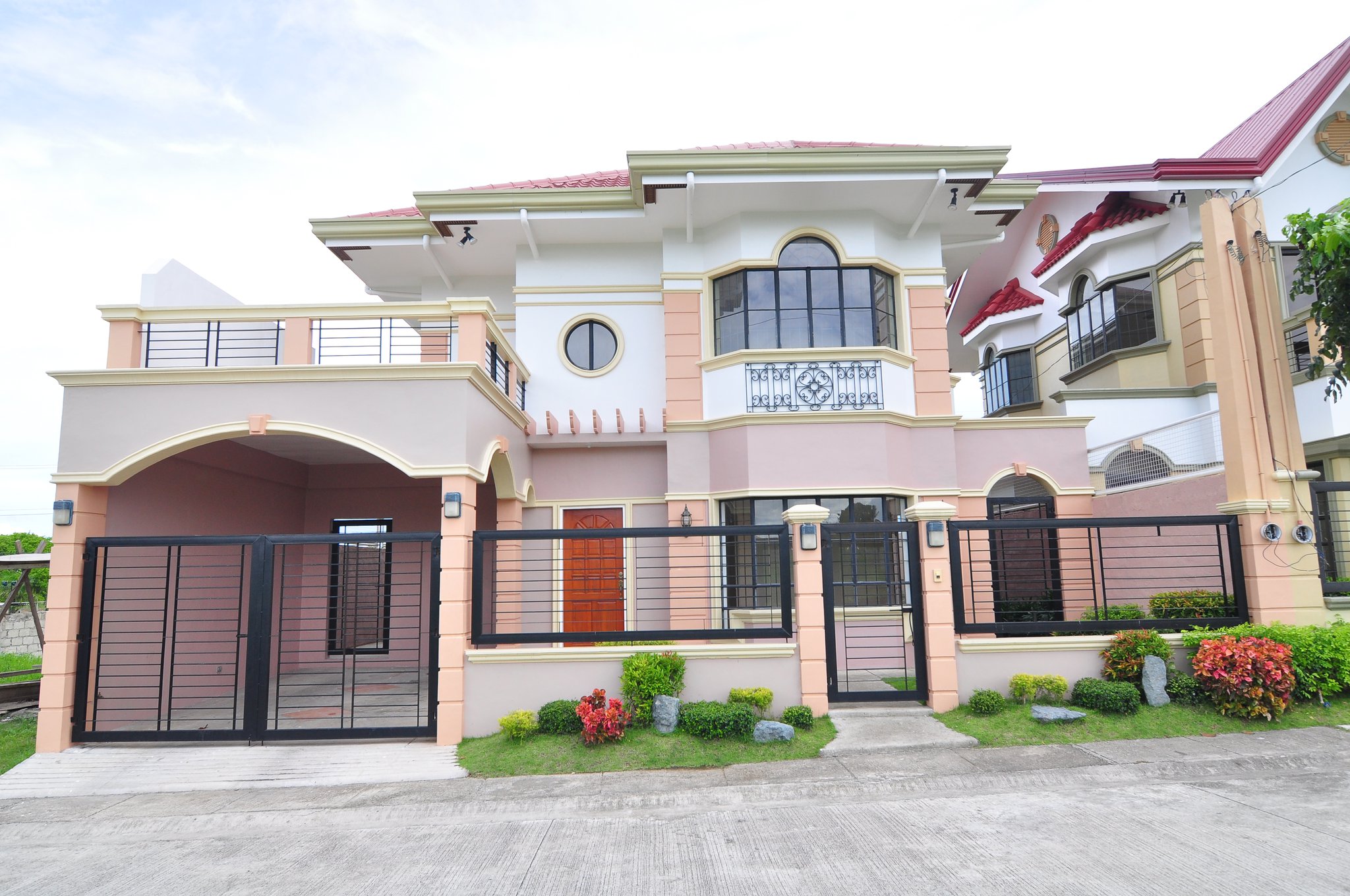 Alpine Model House at Beverly Hills Lipa Subdivision