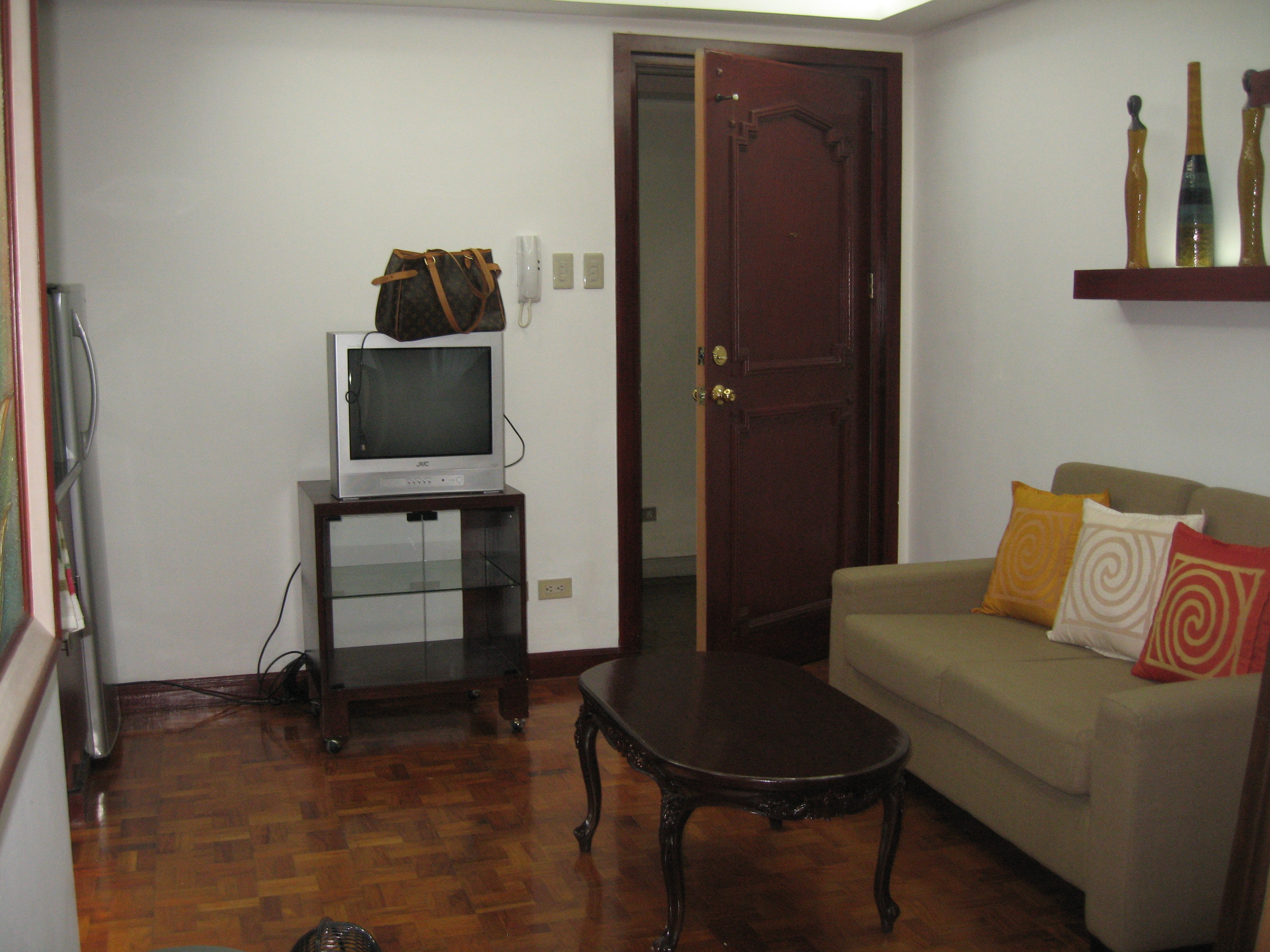 FOR RENT / LEASE: Apartment / Condo / Townhouse Manila Metropolitan Area > San Juan 1