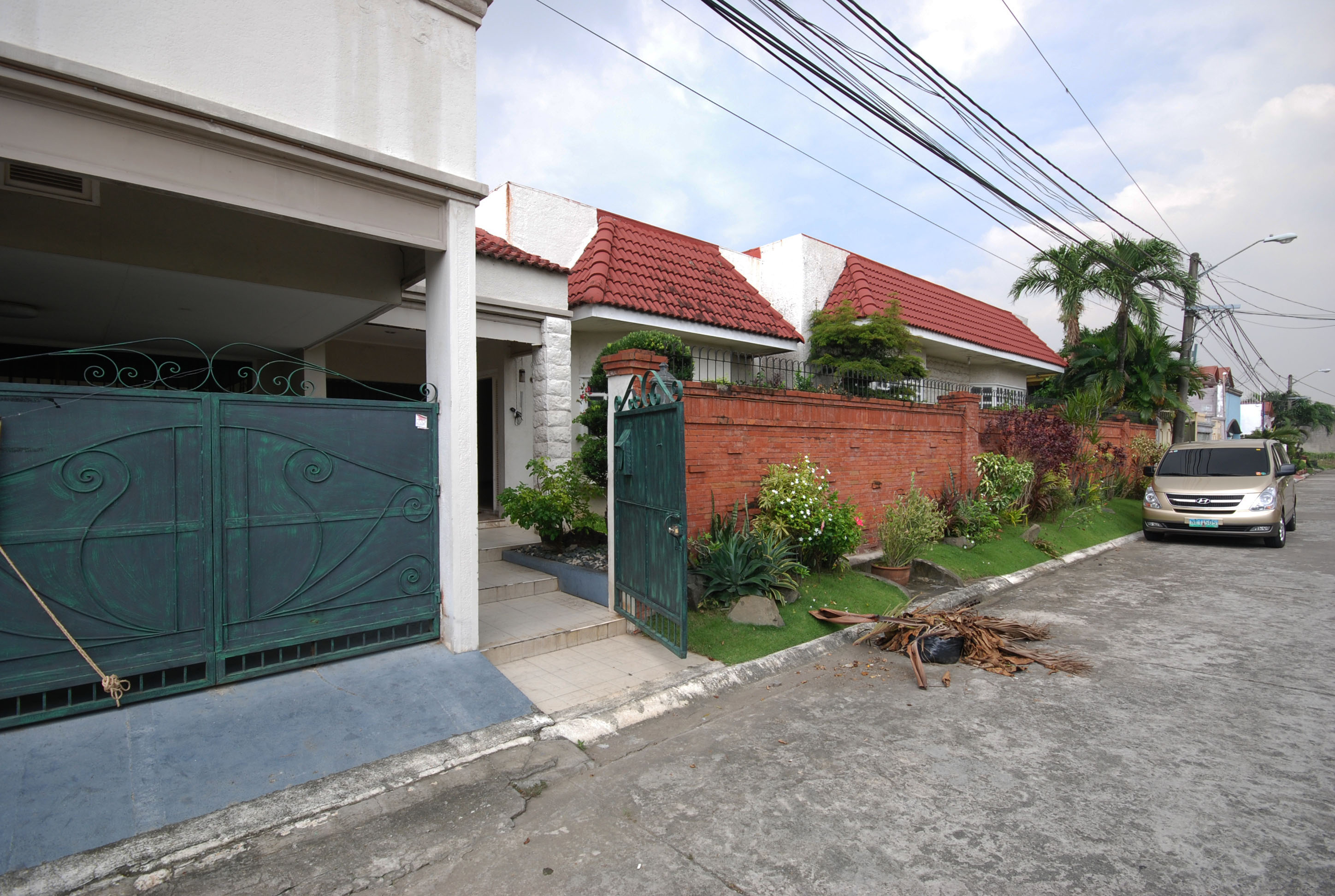 FOR SALE: House Manila Metropolitan Area > Paranaque