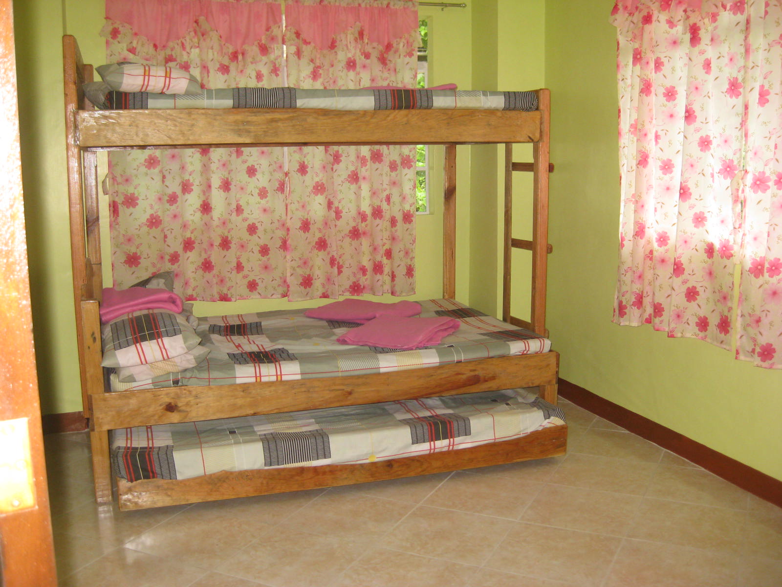 FOR RENT / LEASE: House Benguet > Baguio 2