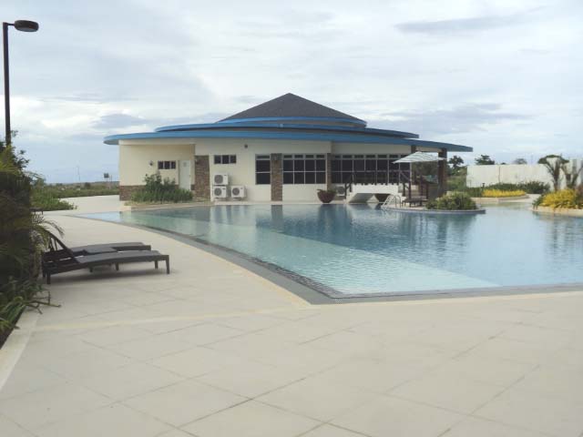 Clubhouse & Pool