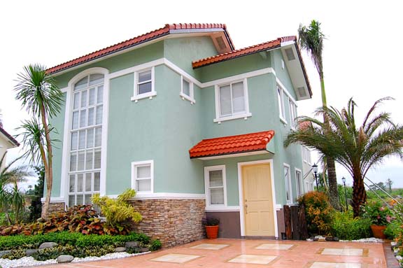 SABINE HOUSE AND LOT FOR SALE 3 BEDROOM  , 2 TOILET AND BATH WITH LINEAR PARK NEAR ALABANG AND SM MOLINO 