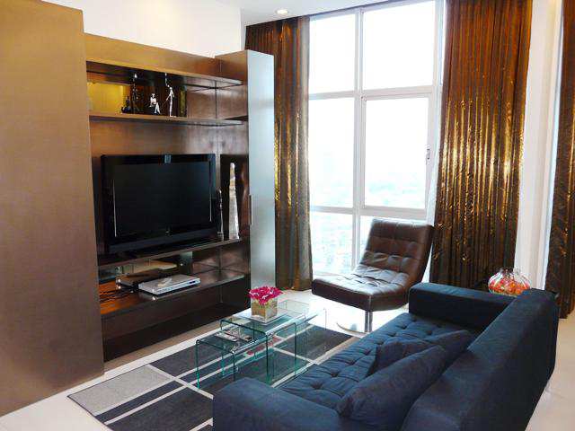 FOR RENT / LEASE: Apartment / Condo / Townhouse Manila Metropolitan Area > Makati 4