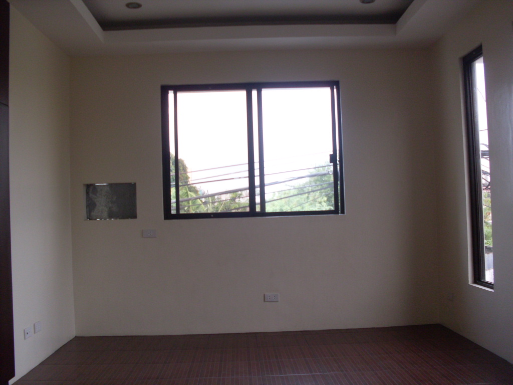 FOR SALE: Apartment / Condo / Townhouse Manila Metropolitan Area > Paranaque 8