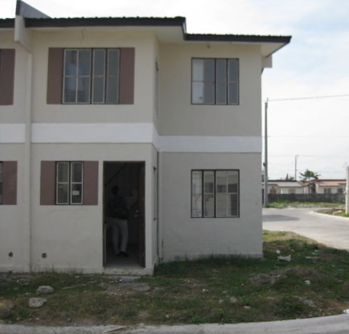 FOR SALE: Apartment / Condo / Townhouse Cavite > Imus