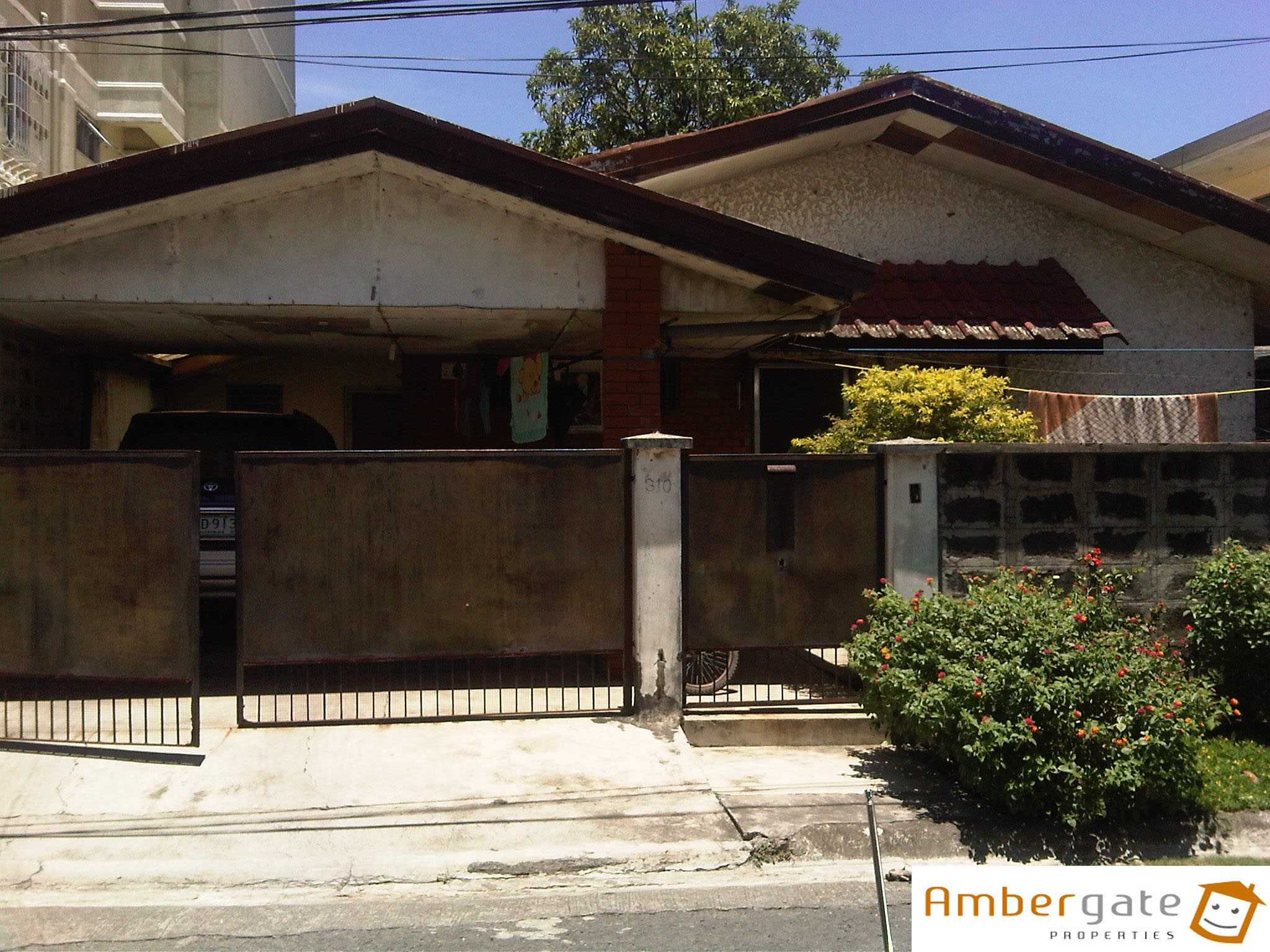 FOR SALE: House Laguna