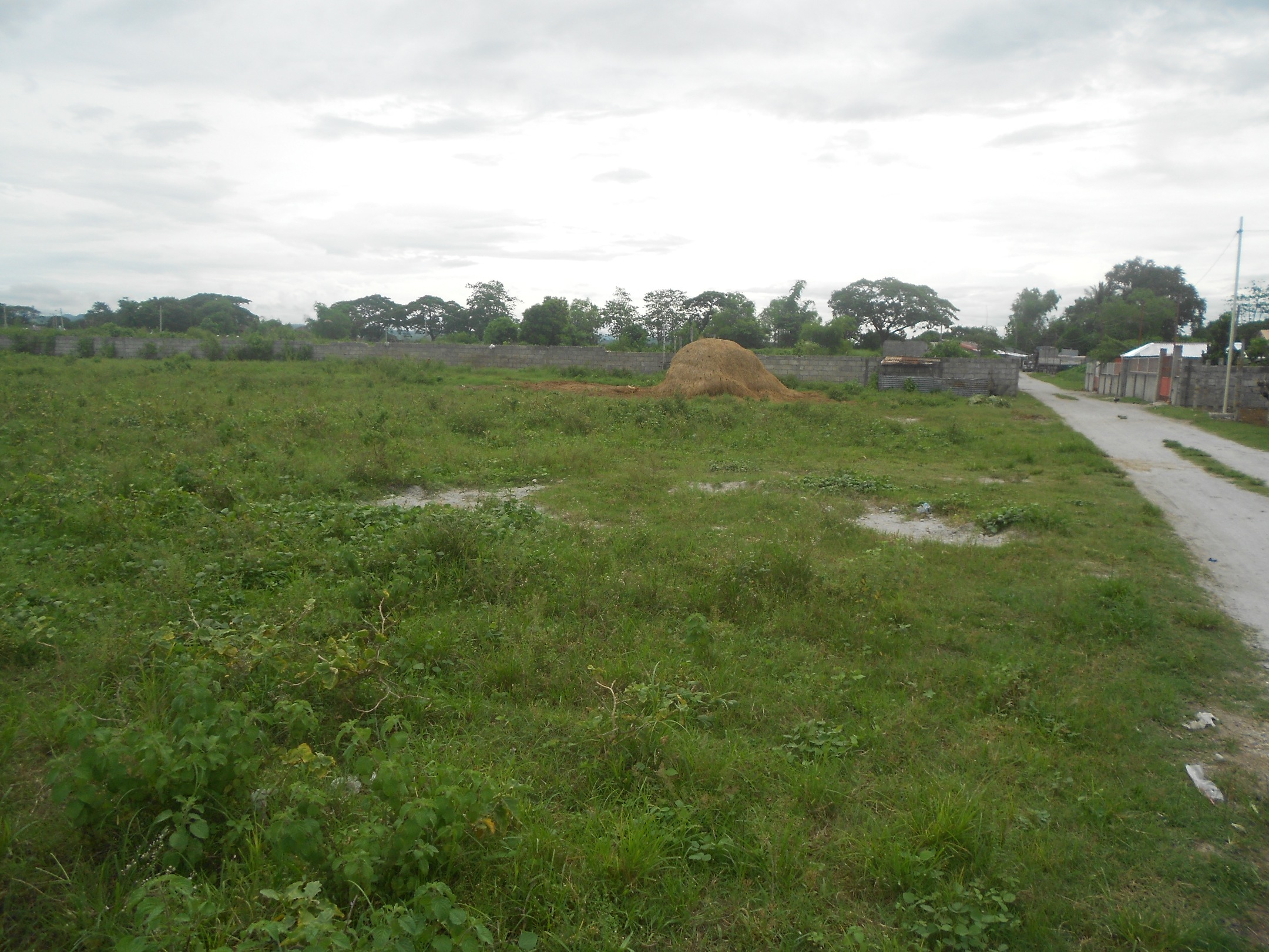 6 meter wide road beside the property