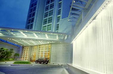 One Roxas Triangle is THE PREMIERE residence in Manila situated within the heart of the country's premier central business district. World-class business and commercial establishments are in the proximate vicinity