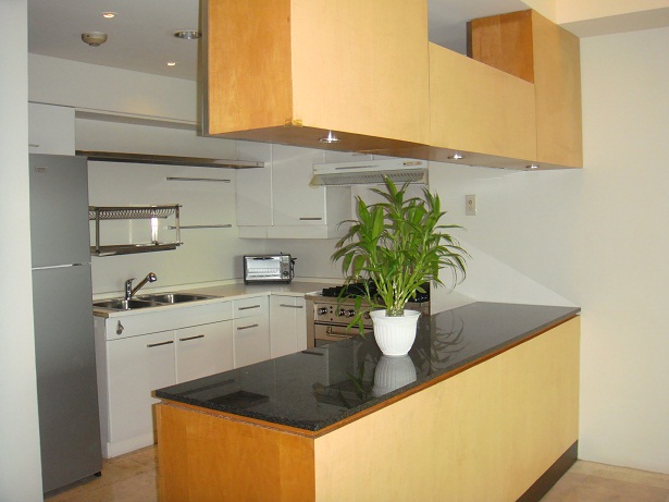 fully fitted kitchen