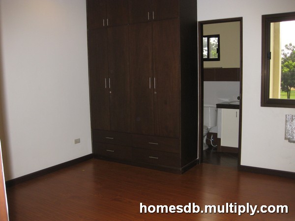 FOR SALE: House Manila Metropolitan Area > Paranaque 12