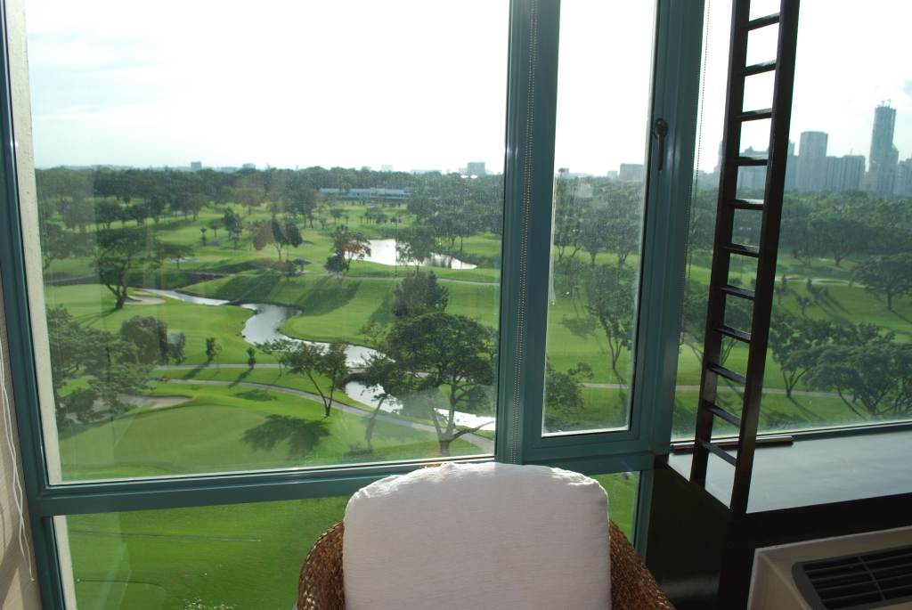 relaxing Manila Golf view