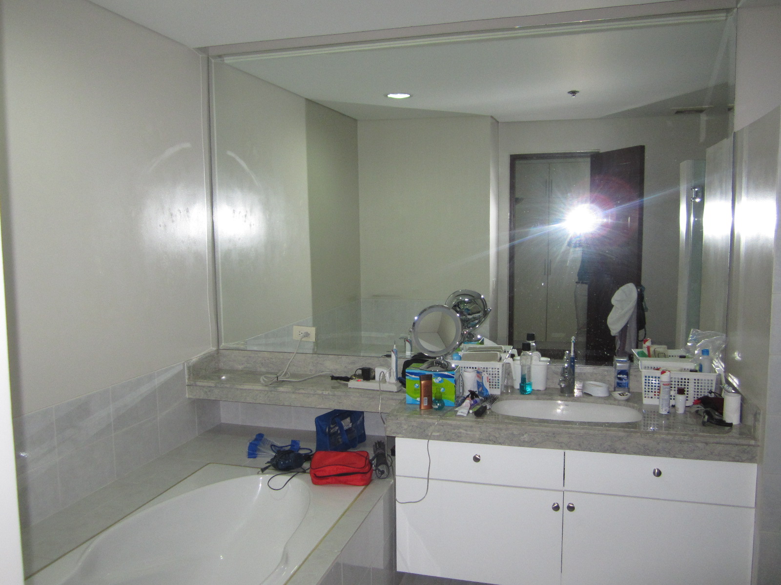 FOR SALE: Apartment / Condo / Townhouse Manila Metropolitan Area > Makati 5