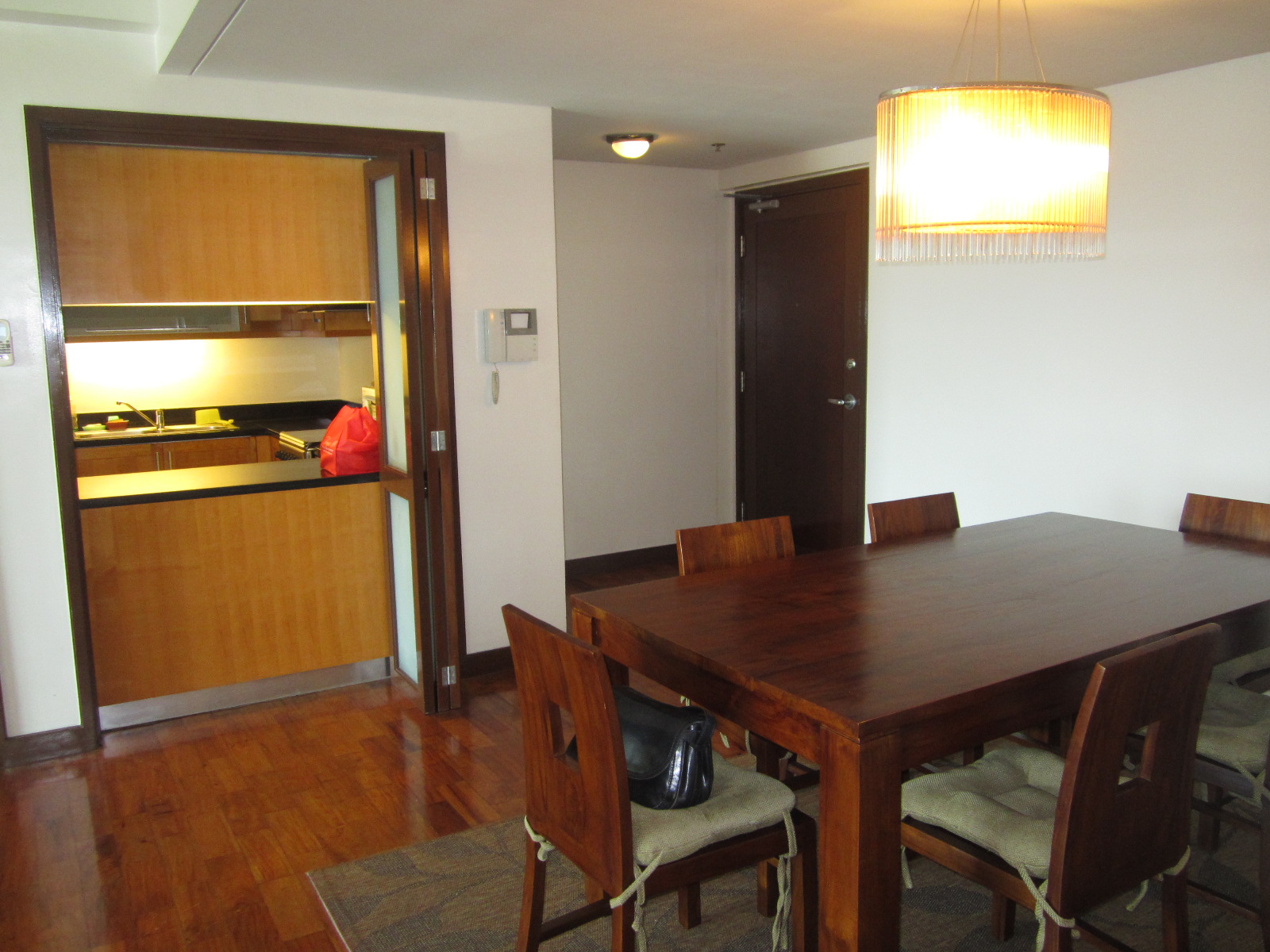 FOR RENT / LEASE: Apartment / Condo / Townhouse Manila Metropolitan Area > Makati 5