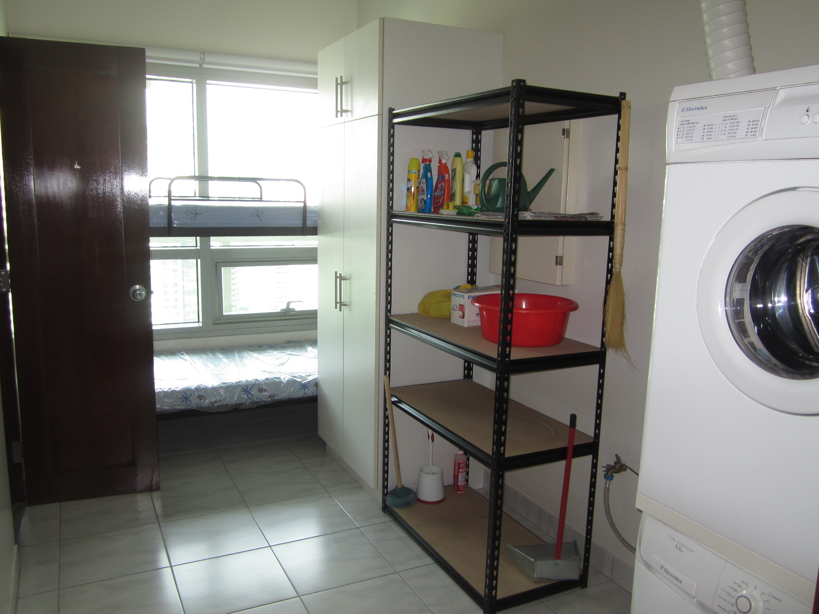 FOR RENT / LEASE: Apartment / Condo / Townhouse Manila Metropolitan Area > Makati 9