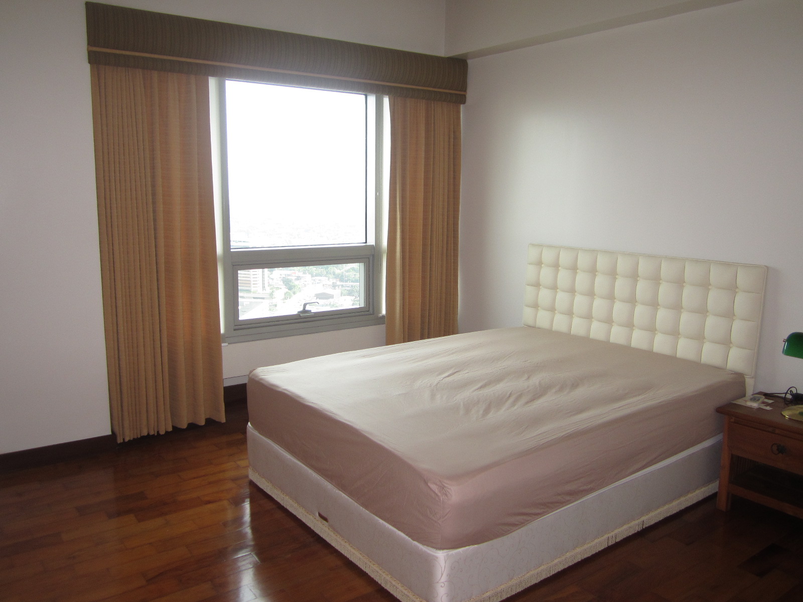 FOR RENT / LEASE: Apartment / Condo / Townhouse Manila Metropolitan Area > Makati 13