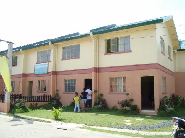 FOR SALE: House Laguna > Sta Rosa