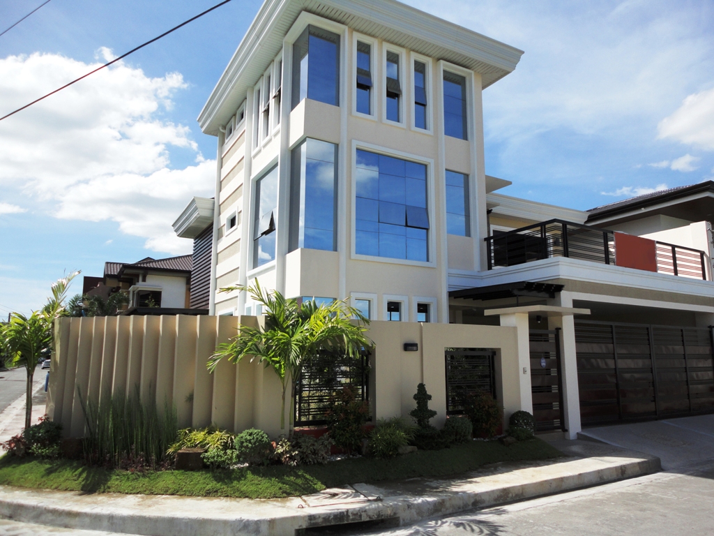 Greenwoods House and Lot in Pasig