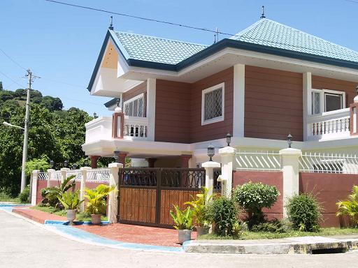 LUXURIOUS 2-STOREY HOUSE