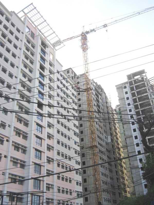 Condo near Mall, University, Hospitals, Etc. Good Investment at Good Location