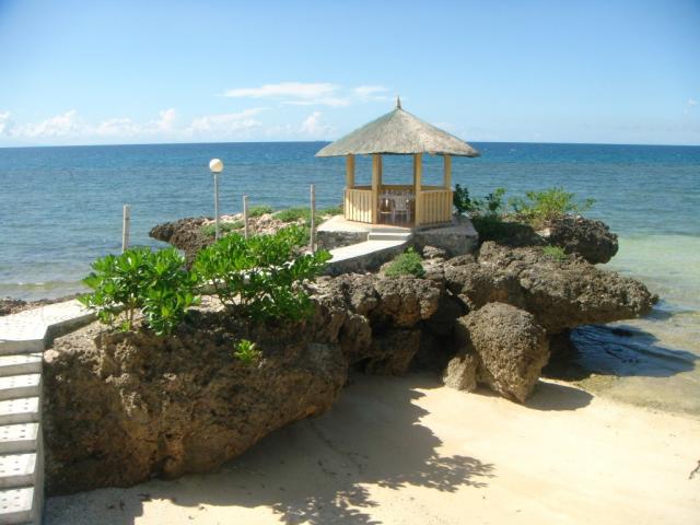 pathway to the gazebo