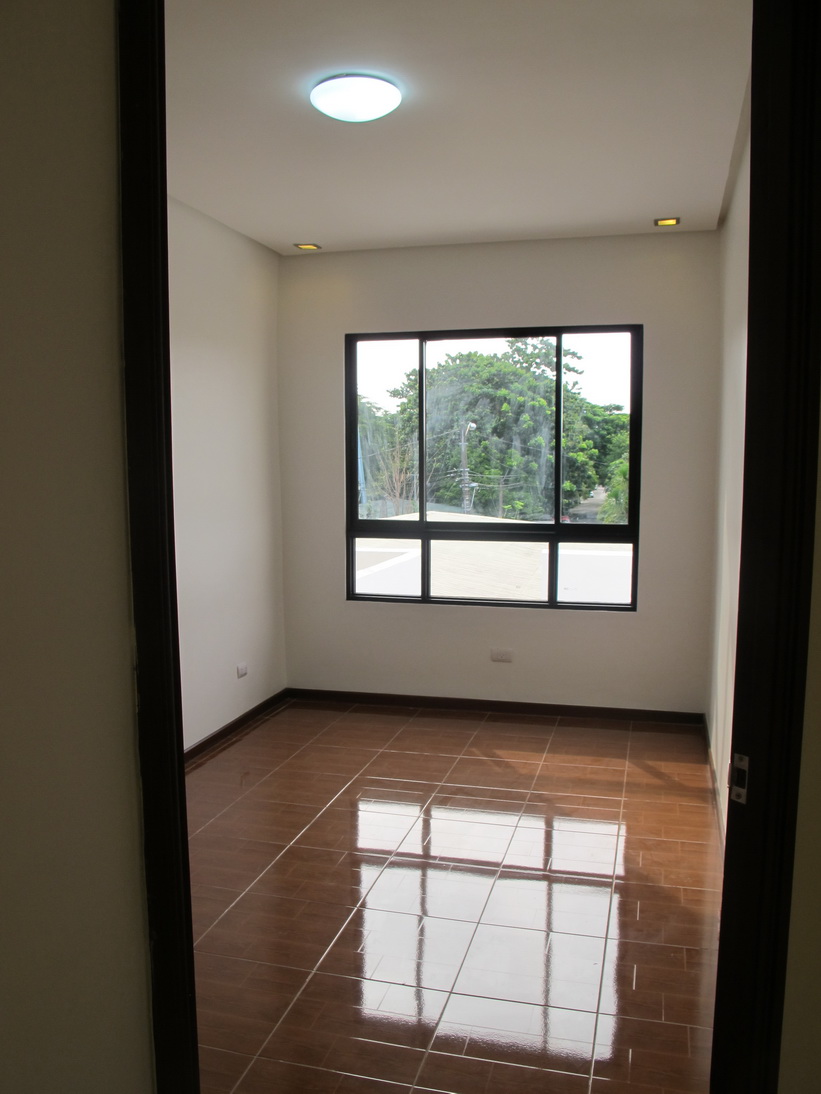 FOR SALE: Apartment / Condo / Townhouse Manila Metropolitan Area > Paranaque