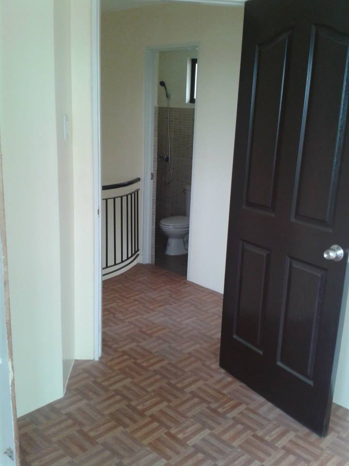 FOR SALE: Apartment / Condo / Townhouse Cavite > Imus 3