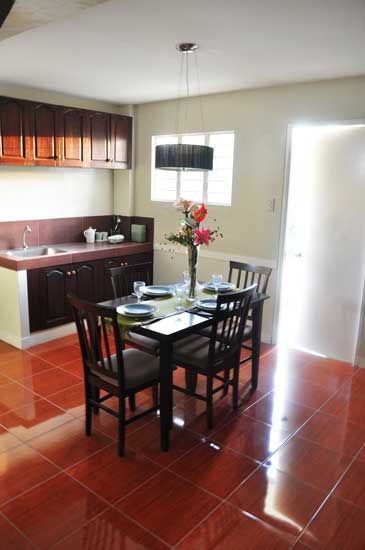 FOR SALE: Apartment / Condo / Townhouse Rizal > Other areas 3