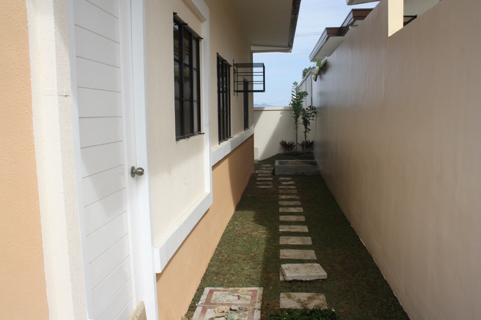 FOR SALE: House Davao >Davao City 5