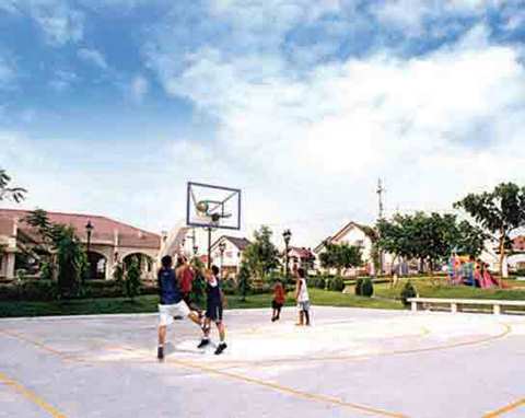 BASKETBALL COURT