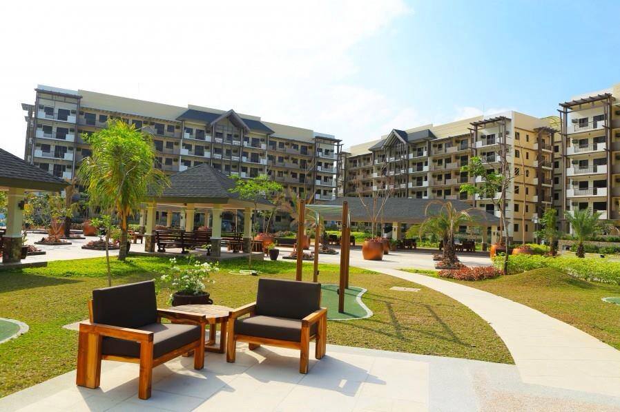 Condo in Paranaque City Arista Place by Dmci Homes.Bring the excitement of resort-inspired living to the place you call home, here at Arista Place. This Asian tropical themed condo community in Sto. NiÃ±o, ParaÃ±aque will provide your family with the much