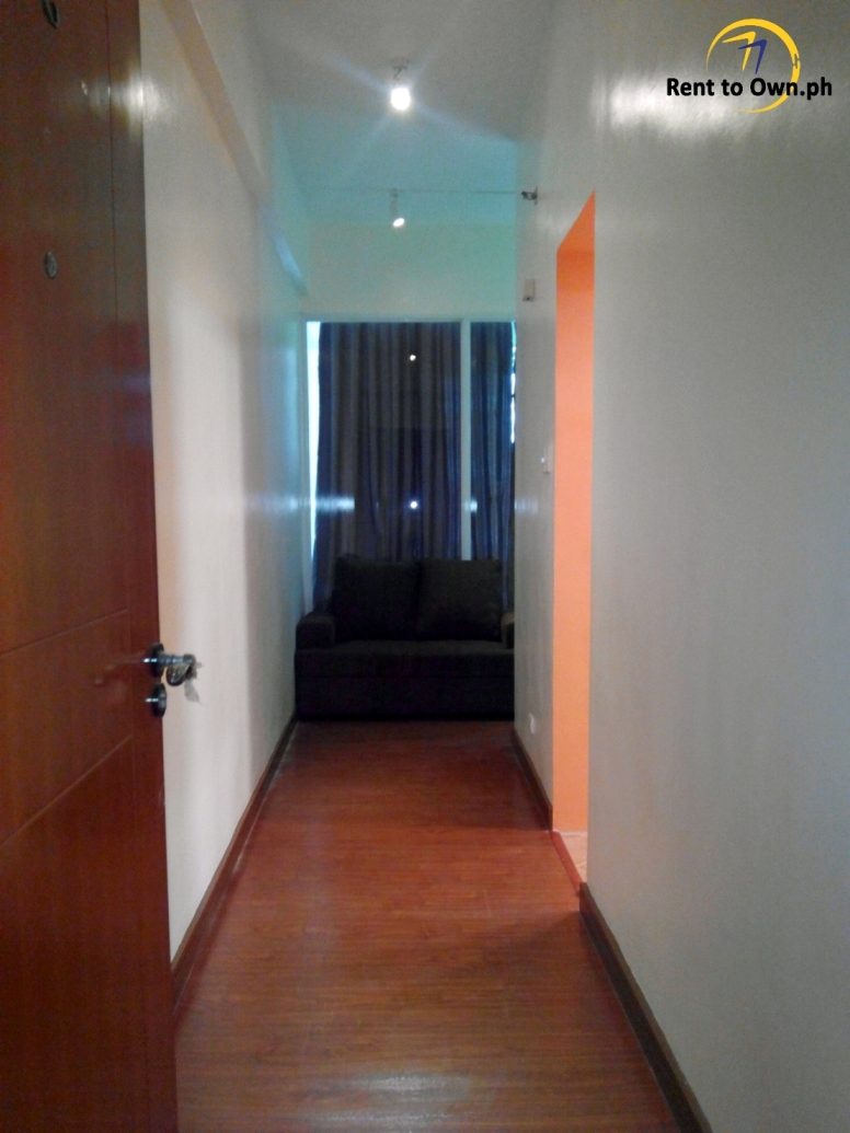 Hallway - http://www.renttoown.ph