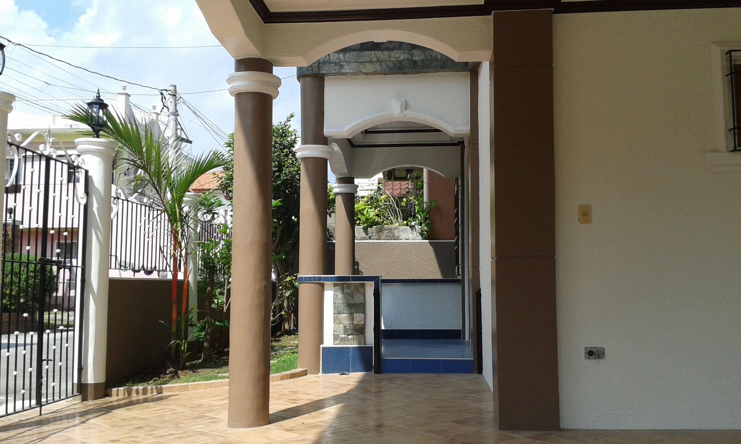 FOR SALE: House Cavite 13