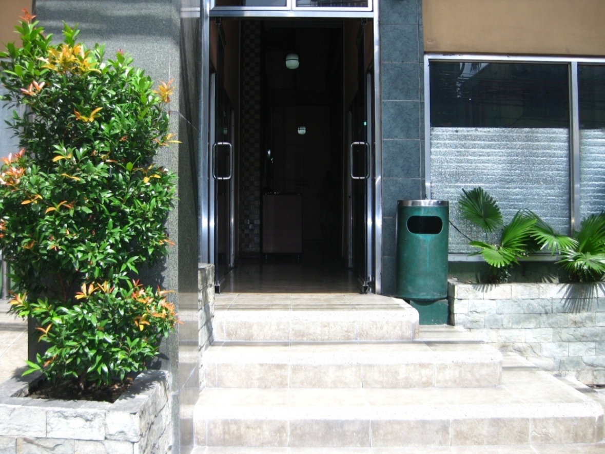 Building Entrance - http://www.renttoown.ph