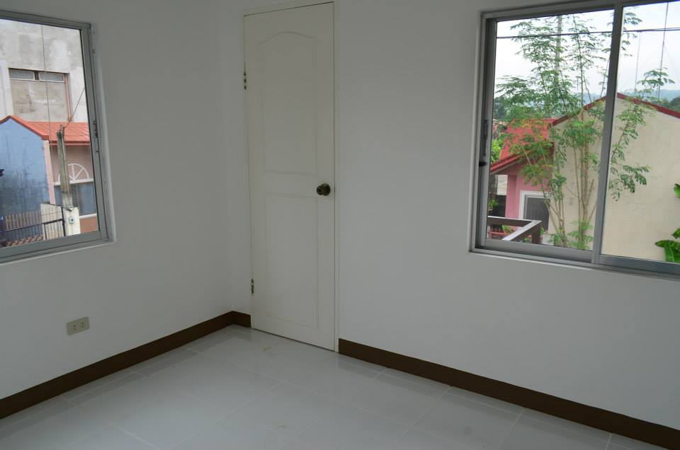 FOR SALE: Apartment / Condo / Townhouse Rizal 4