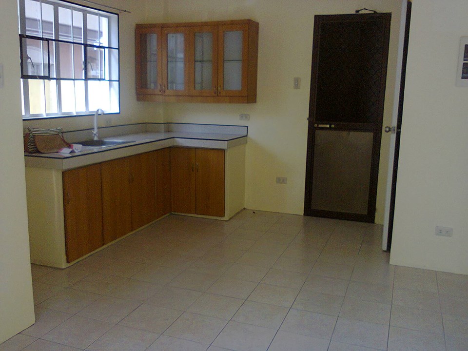 FOR RENT / LEASE: House Cebu > Cebu City 2