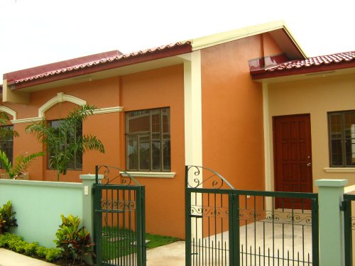 FOR SALE: Apartment / Condo / Townhouse Cavite > Imus