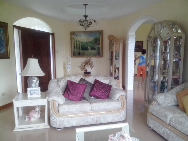 FOR SALE: House Batangas 1