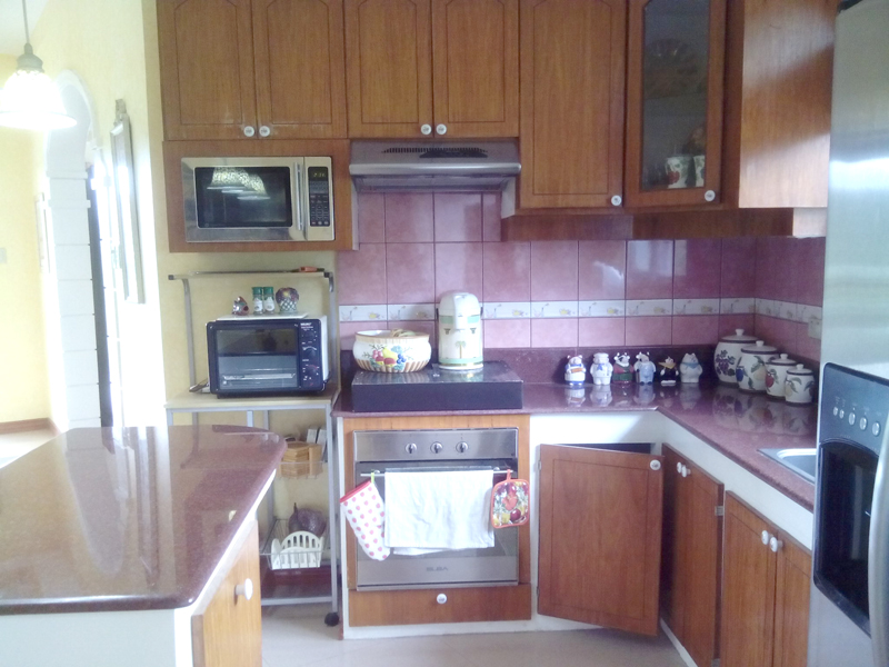FOR SALE: House Batangas 3