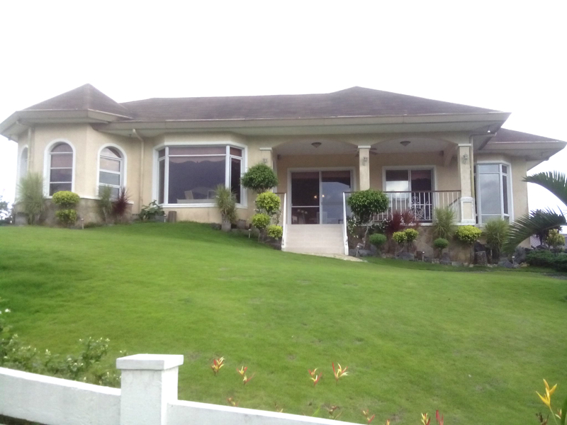 FOR SALE: House Batangas 9