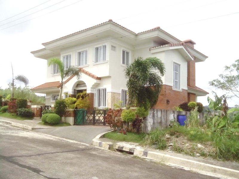 FOR SALE: House Cavite 11