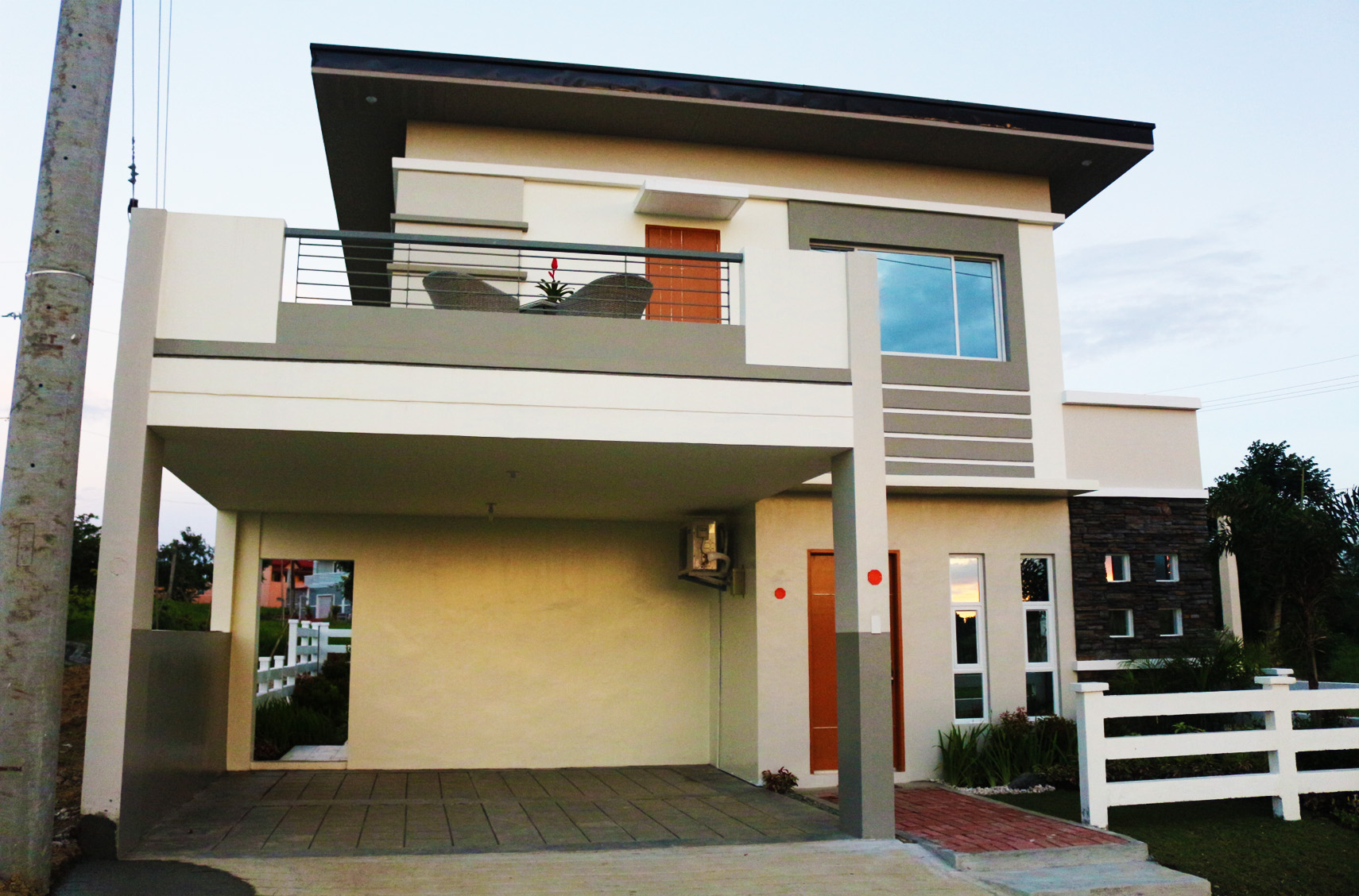 5 Bedroom Unit as low as 30K Reservation Fee in Tagaytay City