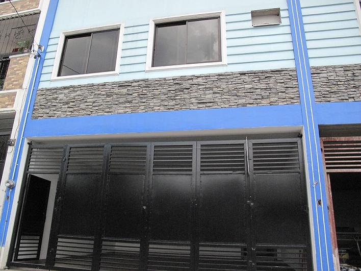 Townhouse in Project 6 Quezon City 5.6M